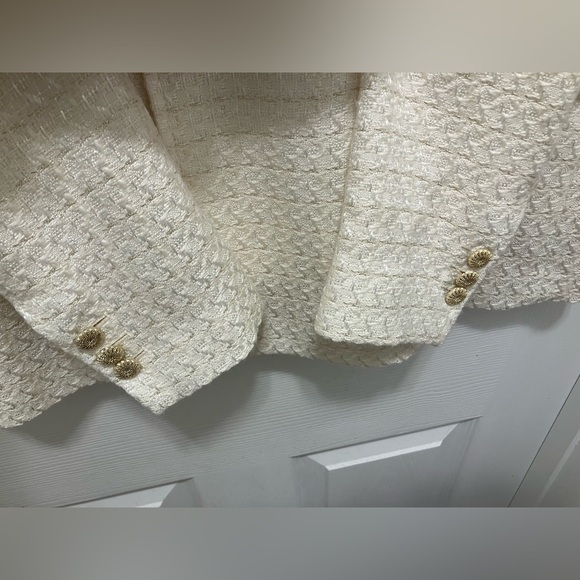 Zara Cream Blazer with Gold Buttons - Picture 8 of 9